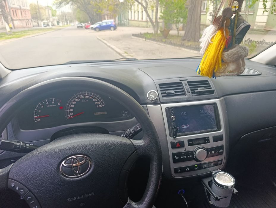 Toyota Avensis Verso