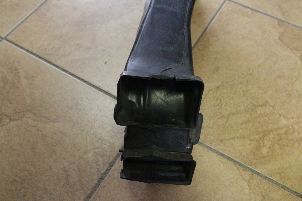 3839 Lewy dolny wlot powietrza Honda Goldwing GL 1500