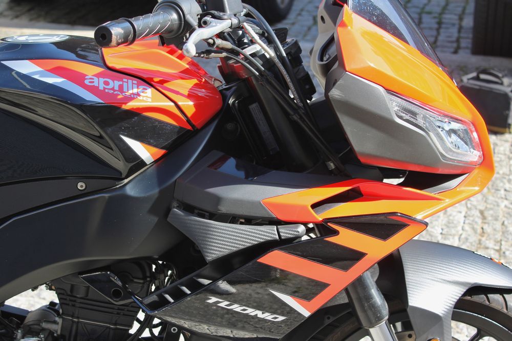 Aprilia Tuono 125 (2023) | 8.800 km | Escape MIVV