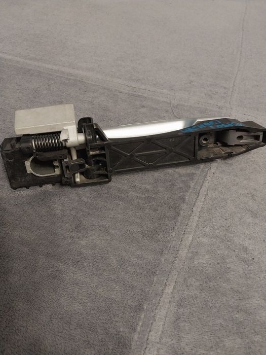 Продам ручку  двері зад левую