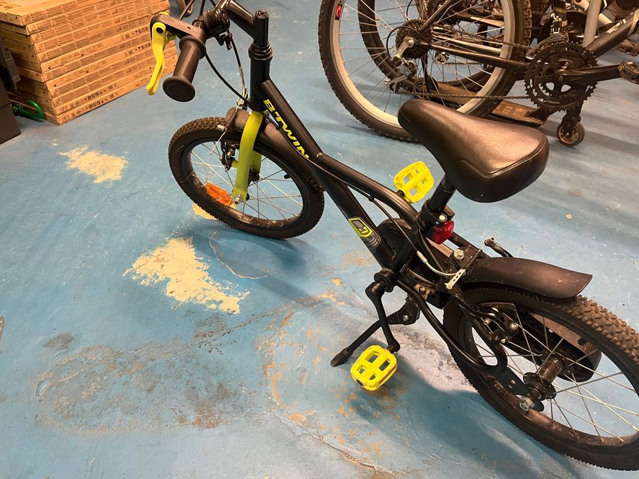 Rower dziecięcy b twin dark hero 500 stan bardzo dobry koła 16’