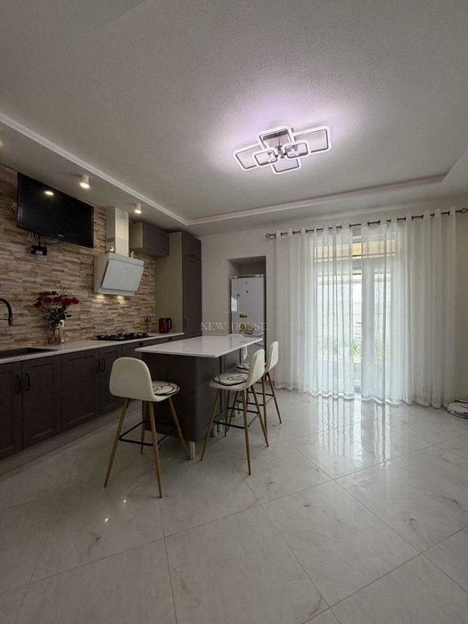 Продаж 3-кімн. квартири  у Святопетрівському - View 4