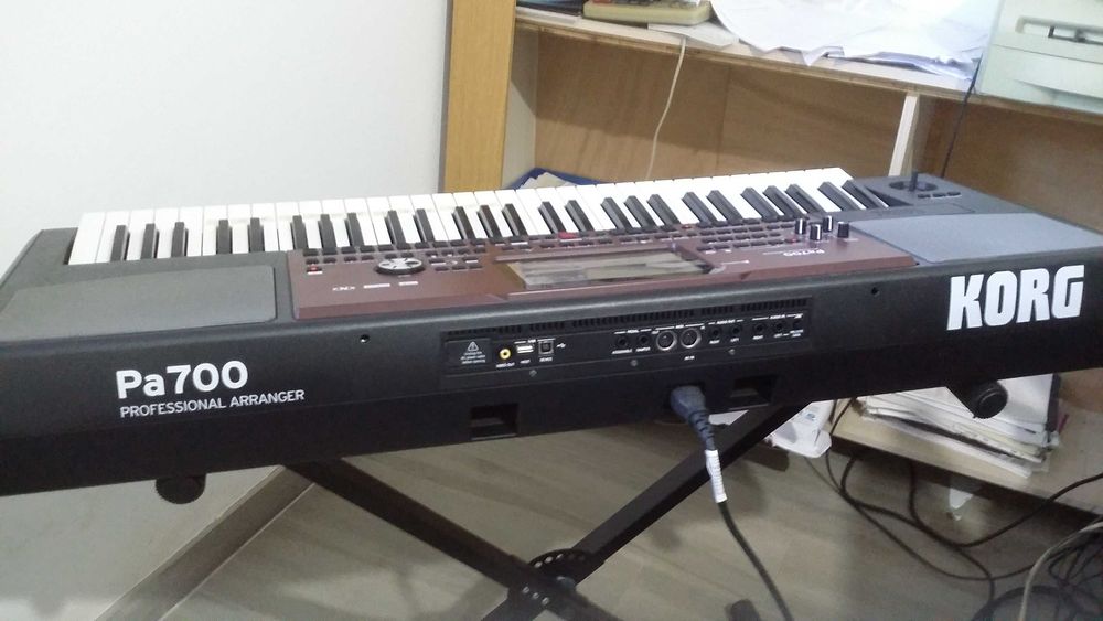 Vendo Orgão electronico Teclado Korg Pa 700 Professional Arranger