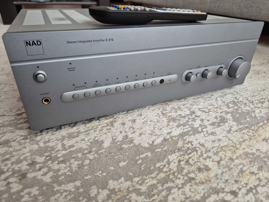 Підсилювач NAD C-372