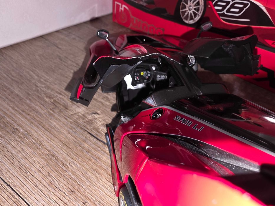 Ferrari FXX K 1:18 Burago Signature