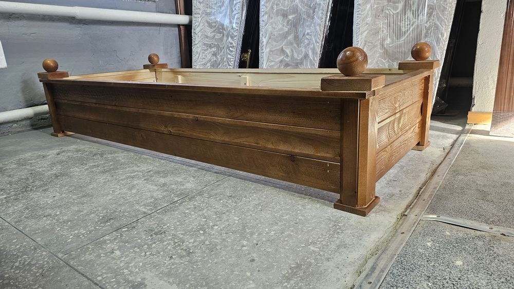 Дерев'яні надгробки/гробниці