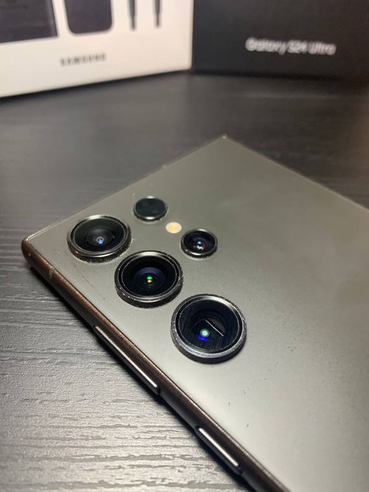 Samsung s24 ultra 512gb б/у , оригинальная зарядка самунг