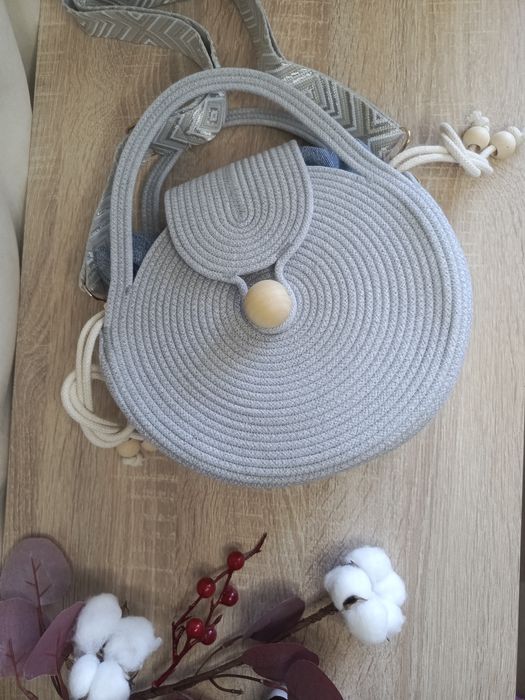 Кругла сумка ручної роботи з бавовняного шнура