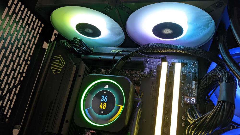 Cooler Corsair iCUE H100i Elite LCD XT – 240mm RGB C/Novo + Garantia