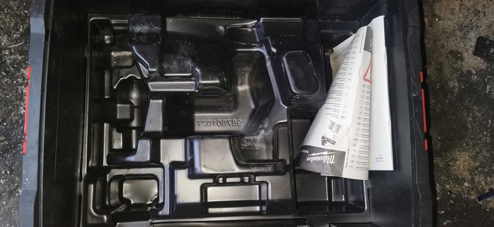 Walizka / skrzynka Milwaukee m18 blhx