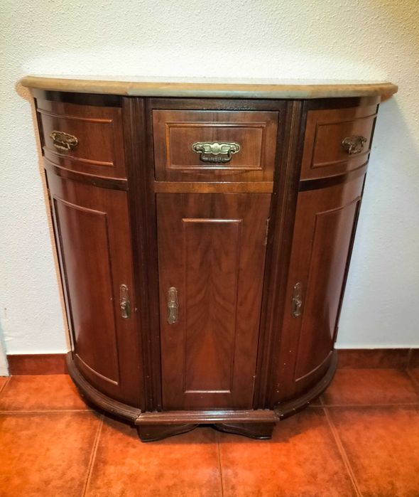 Movel em meia lua com a base em marmore