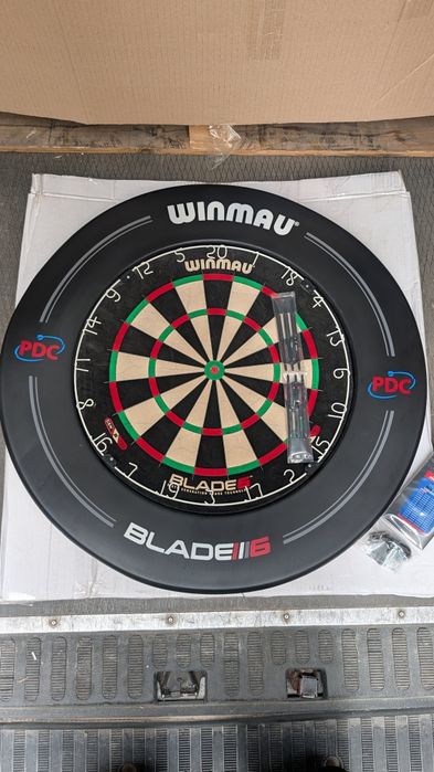 Tarcza profesjonalna do darta Winmau Blade 6 + Winmau Pro Line Opona ochronna