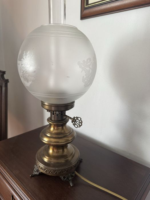 Par de candeeiros de mesa de cabeceira em vidro e bronze