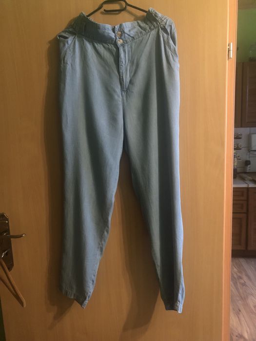 Spodnie z lyocellu .