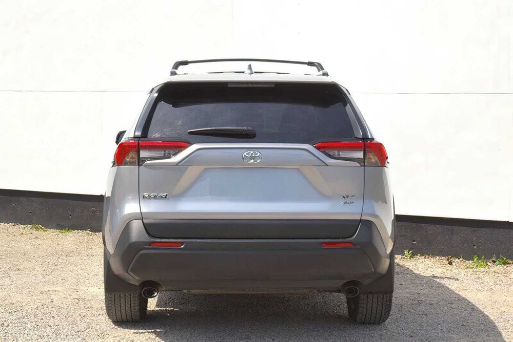 Toyota RAV4 XLE Premium      2024