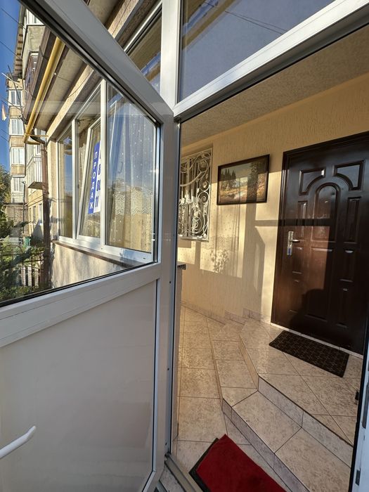 Продаж 3 кімнатна квартира з власним подвірʼям вул. Тисменицька