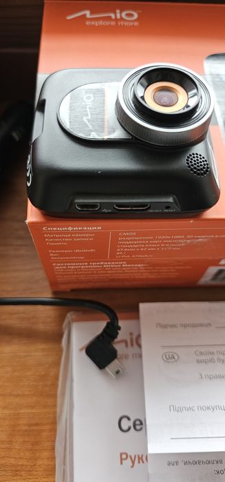 Продам видеорегистратор MiVue 358