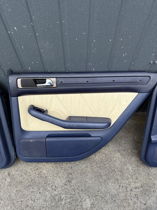 Дверные карты Audi a6c5