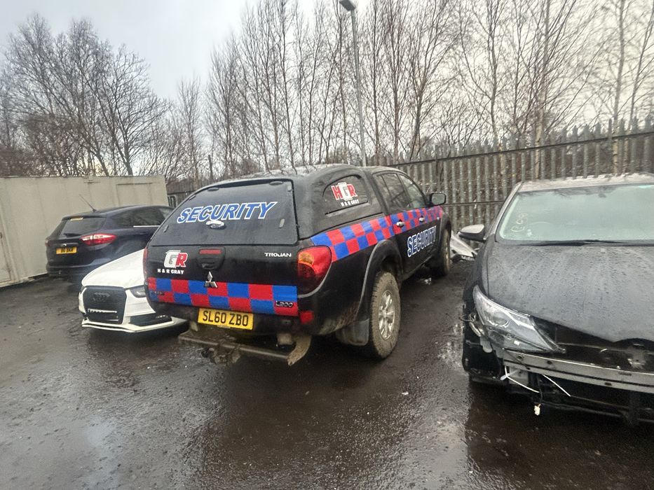 L 200 navara hilux ranger для зсу пікап