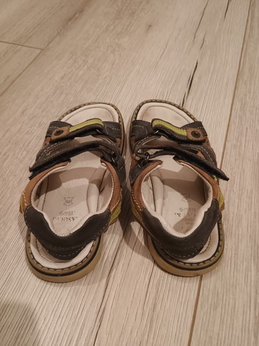 Sandały chłopięce r.29 Lasocki