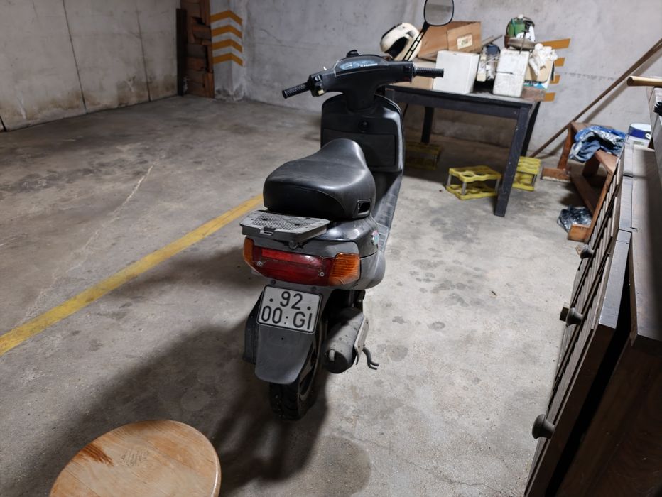 Mota Piaggio zip