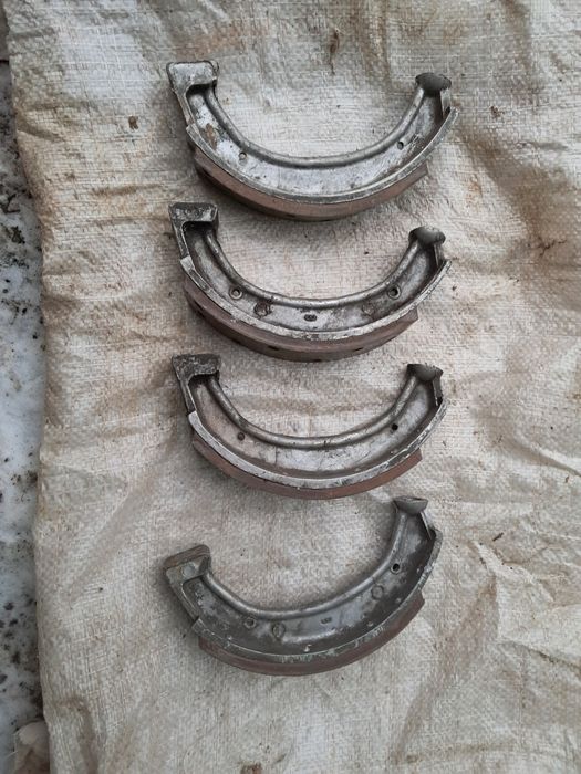 Гальмівні колодки Дніпро(МТ), УРАЛ, К750, М72.
Пара 500 грн.