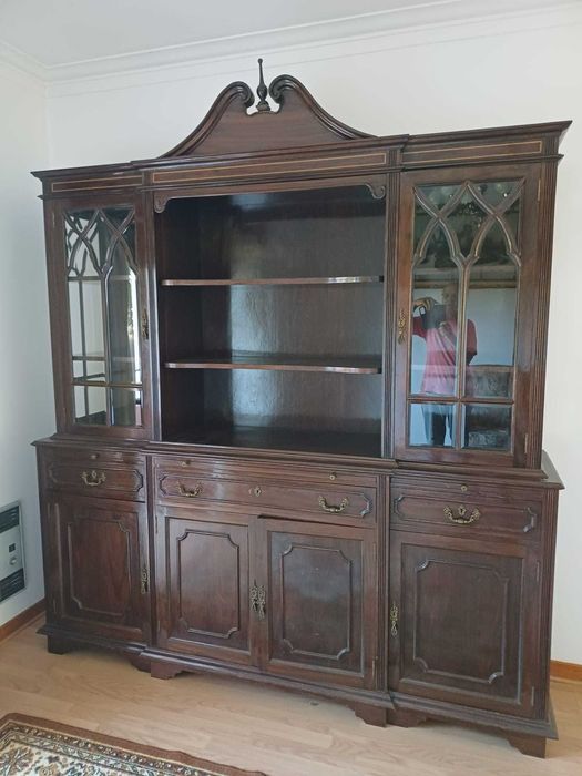 Louceiro em madeira maciça, de sala de jantar