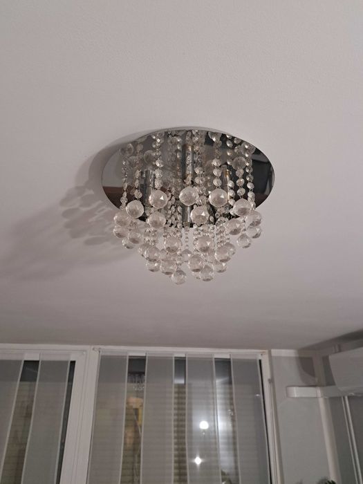 Piękny kryształowy plafon