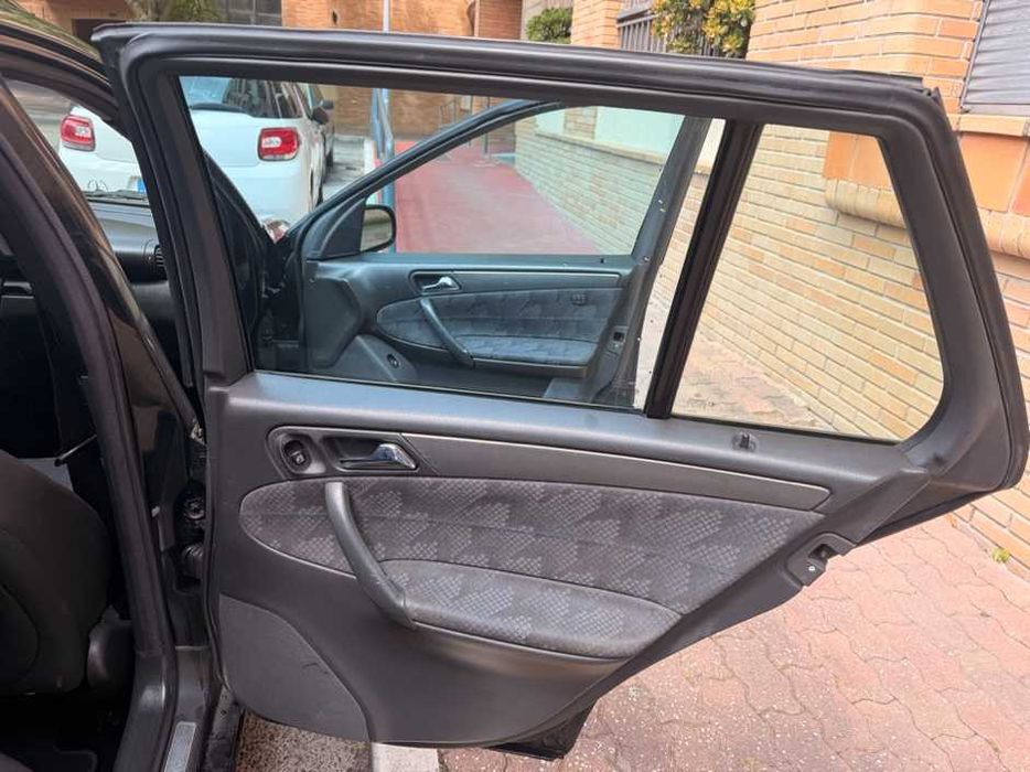Mercedes 270cdi excelente conservação