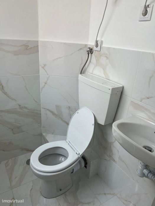 Quarto - localizado em Alameda Lisbon