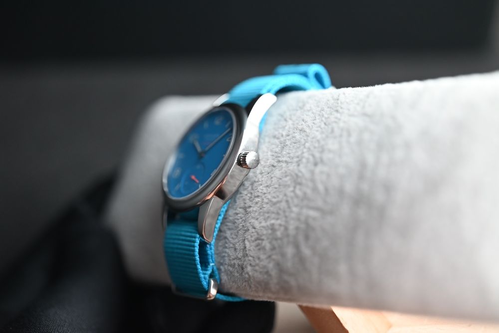 Nomos Club Neomatik Signal Blue 37 mm