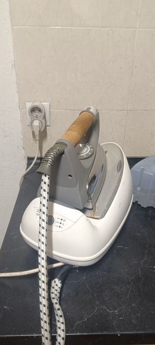 Ferro de engomar com caldeira Becken