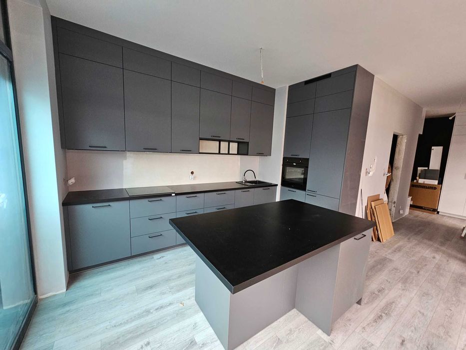 montaż składanie skręcanie mebli