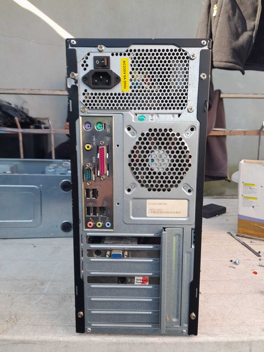 computador de secretaria asus como novo.