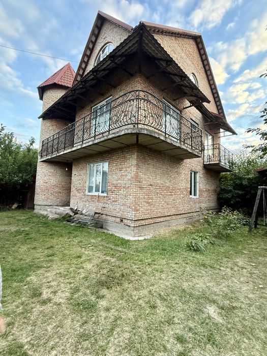 Великий будинок біля Києва — с. Горенка