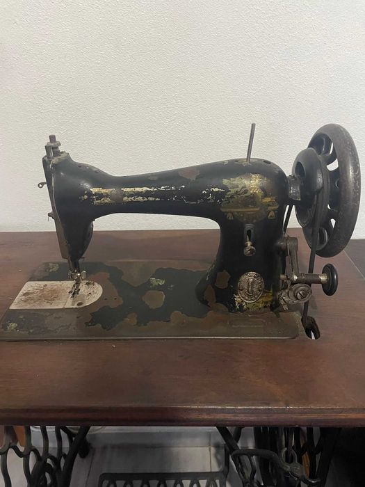 Máquina de Costura da SINGER