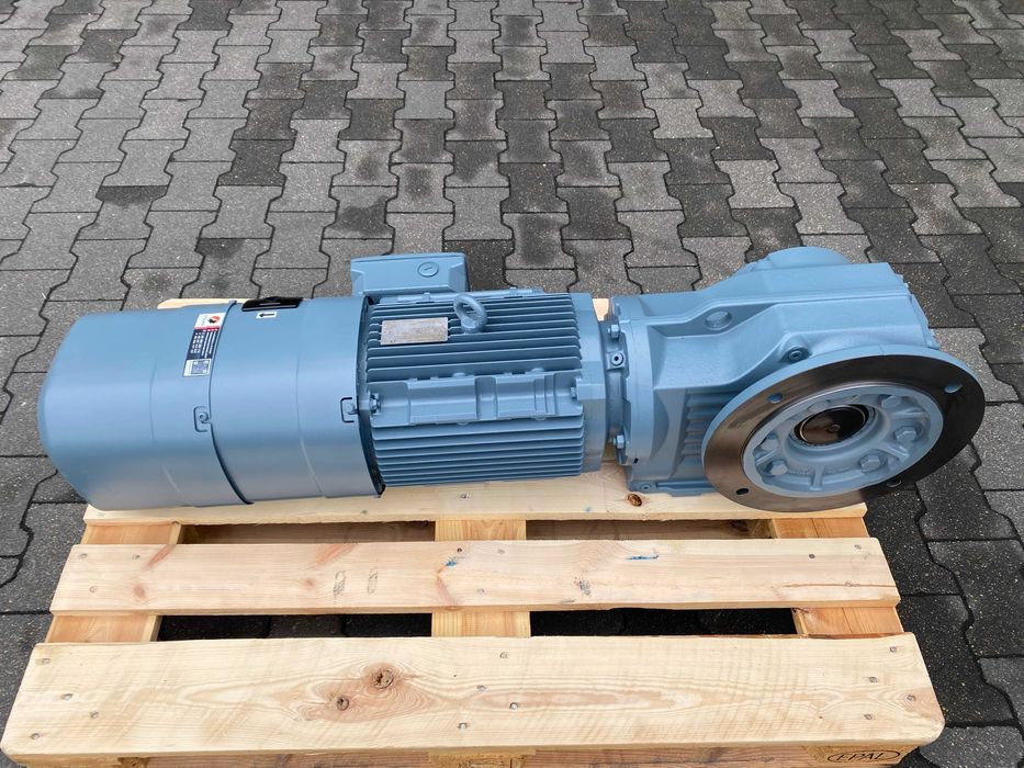 motoreduktor / przekładnia 11kW 59obr. HAMULEC SEW (tacho)