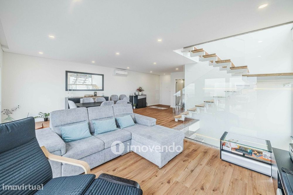 Moradia T3+1 moderna e exclusiva, com garagem e jardim, em Porto Salvo