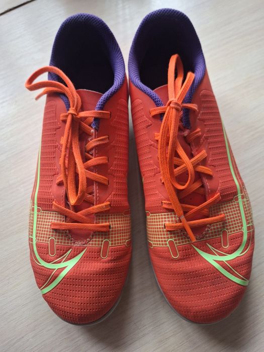 Копи, бутси, футзалки