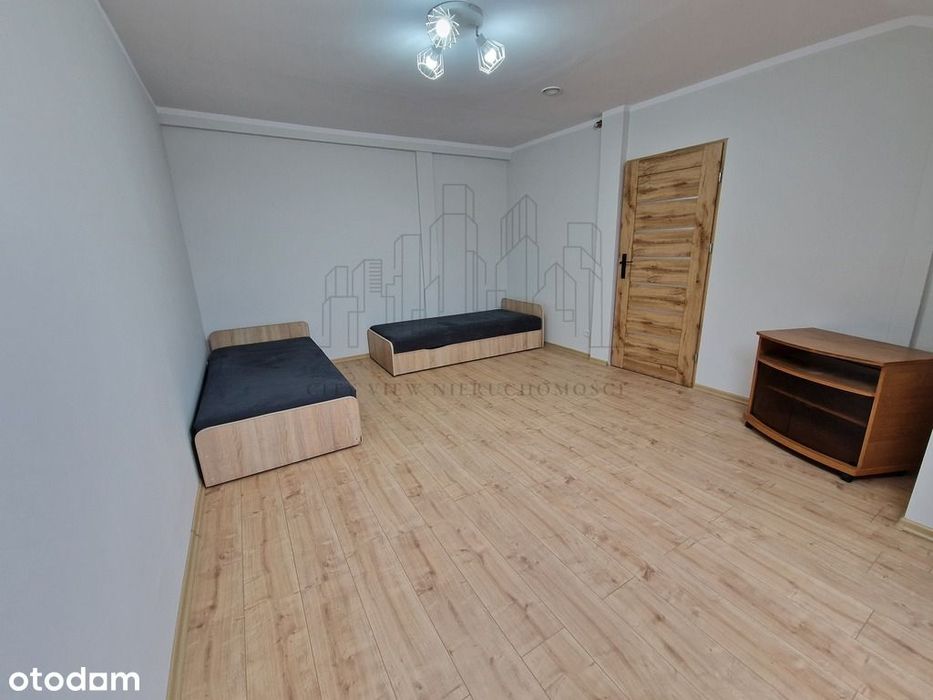 Dom z tarasem i ogrodem w spokojnej okolicy