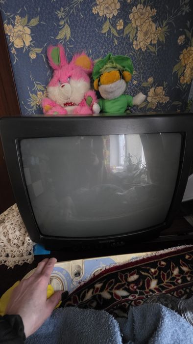Телевізор кінескопний кольоровий 2 штуки  Самовивіз