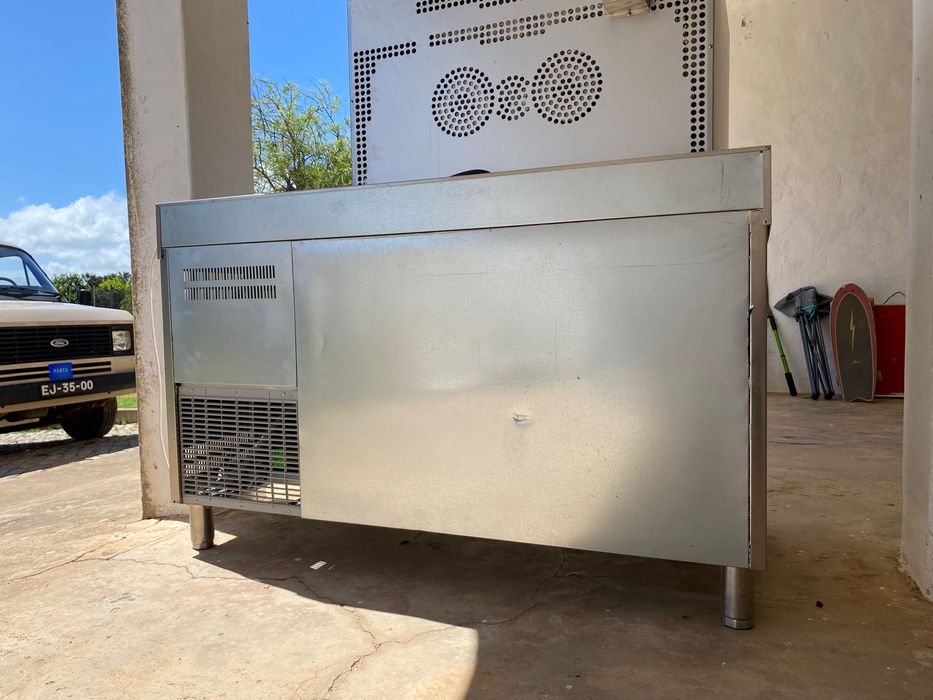 equipamento para confeitaria muito bom estado.