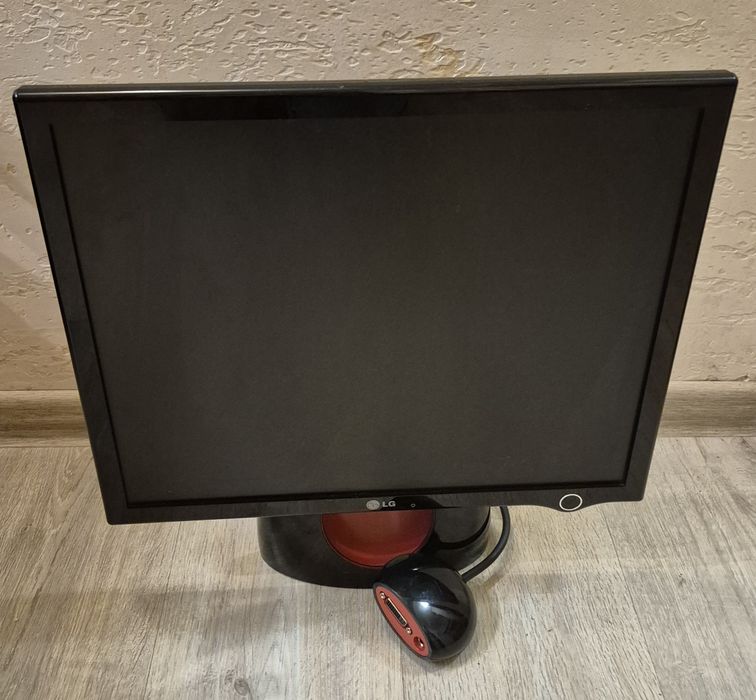 Монитор LG Flatron L 1900R