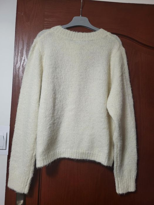 Nowy sweterek kardigan biały haftowany 38/40