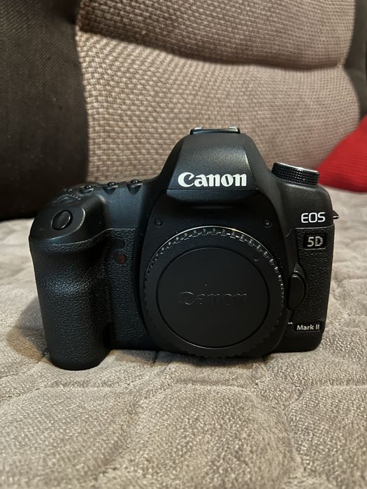 Canon 5d m2 + 50mm f-1.8