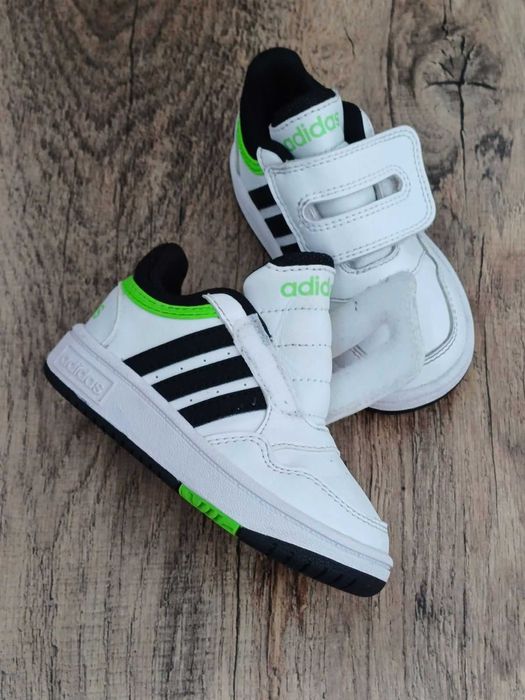 Adidas дитячі кросівки кеди кросовки / Nike хайтопи на хлопчика 22-23р