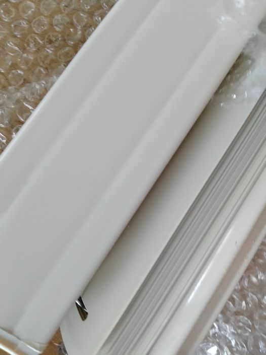 Żaluzja Aluminiowa Jasnobeżowa Połysk 101x90  1 szt.  Nowa