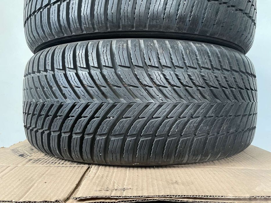 Практично нові всесезонні шини Nokian 235/45 R18 (8мм)