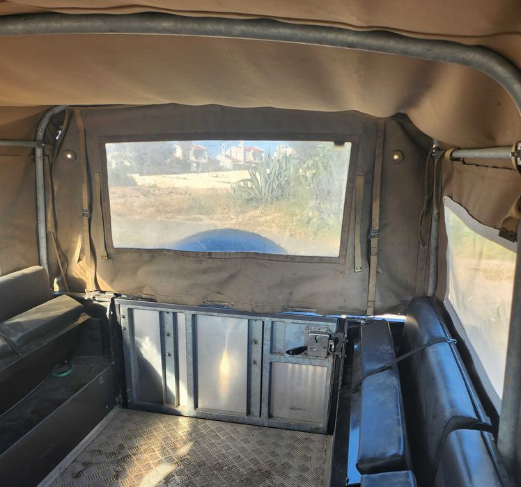 Land Rover Defender fantástico