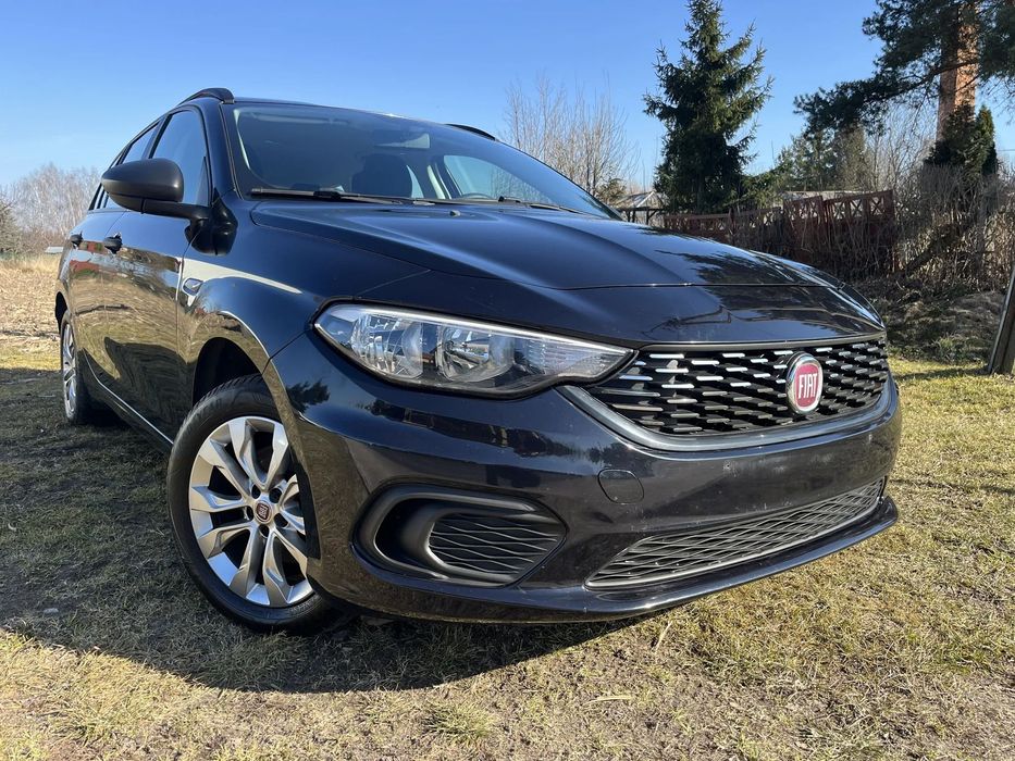Fiat Tipo 1.4 Benzyna 95KM, Nawigacja, Grzane Fotele, Hak